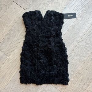 D46 NWT Classy Black textured floral dress size small